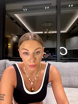 Hanna_Blondee – webcam model profile photo Image 17