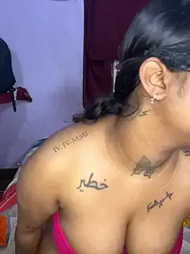 BlondeHott – webcam model profile photo Image 16