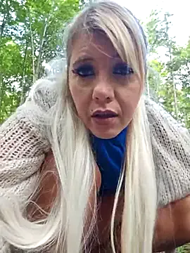 Ellalouisee89 – webcam model profile photo Image 3