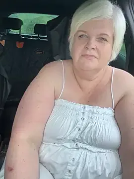 BlondeScarlettx – webcam model profile photo Image 2