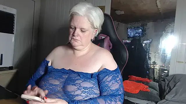 BlondeScarlettx – webcam model profile photo Image 6