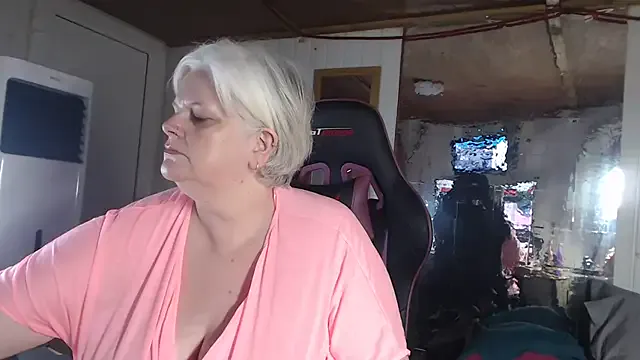 BlondeScarlettx – webcam model profile photo Image 7