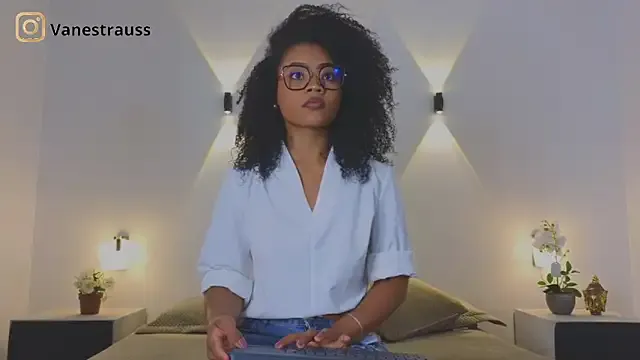 BlondeScarlettx – webcam model profile photo Image 11