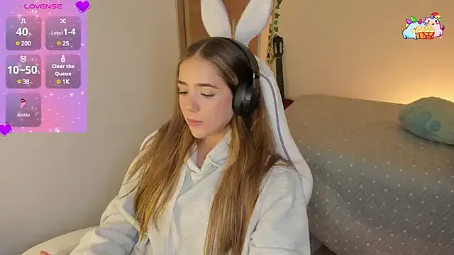 KateDivineUK – webcam model profile photo Image 7