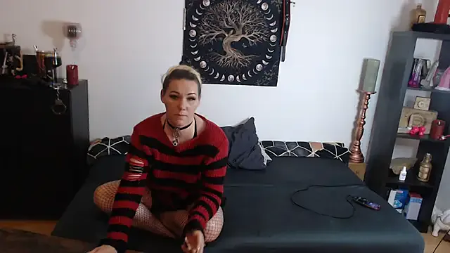 MarilynRainbow – webcam model profile photo Image 3