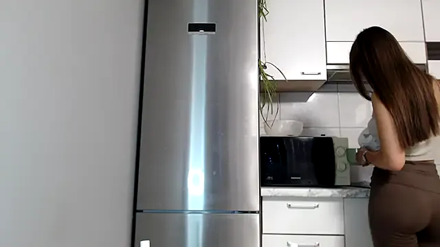 Hotforunow – webcam model profile photo Image 4