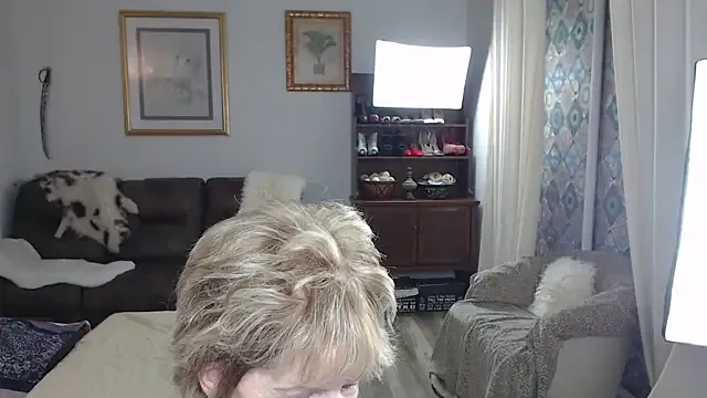 BabeBeth40 – webcam model profile photo Image 8