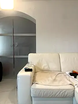 Libely – webcam model profile photo Image 19