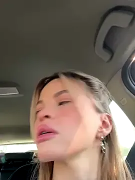 SusyBlair – webcam model profile photo Image 4