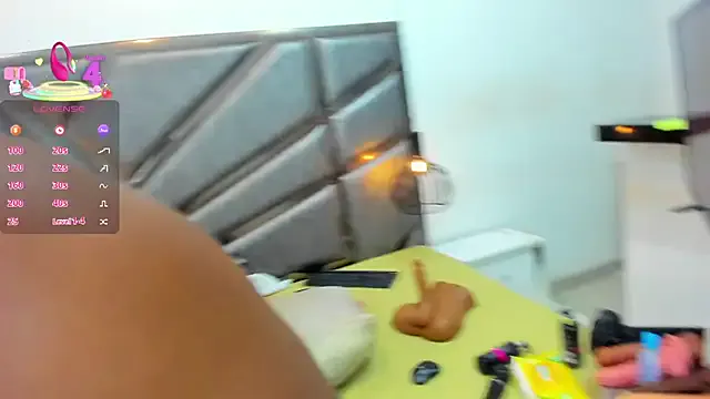 SelennaMoon – webcam model profile photo Image 2