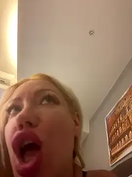 Sweet-Mishelle – webcam model profile photo Image 10