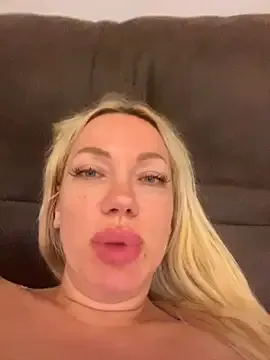 Sweet-Mishelle – webcam model profile photo Image 6