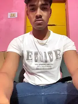 KaylinJan – webcam model profile photo Image 3