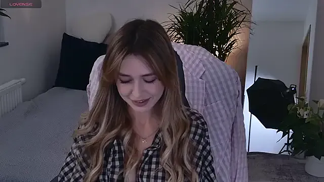 Hanna_Blondee – webcam model profile photo Image 3