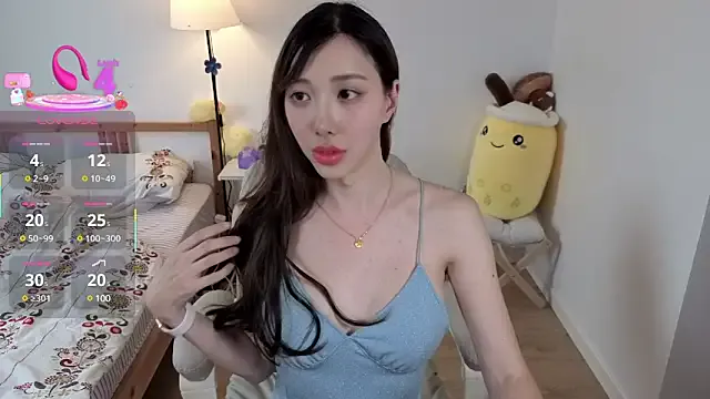 AmbeerLie – webcam model profile photo Image 6