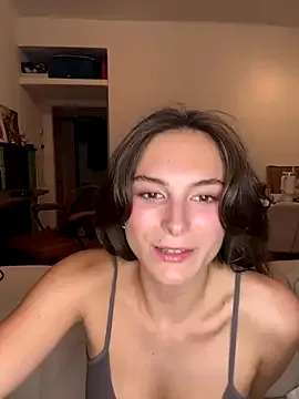 BlondeHott – webcam model profile photo Image 2