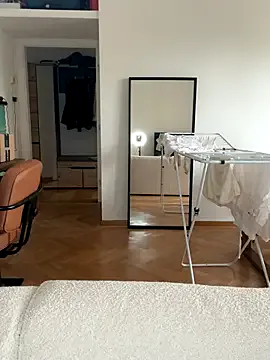 BlondeHott – webcam model profile photo Image 3