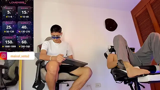 BlondeHott – webcam model profile photo Image 14