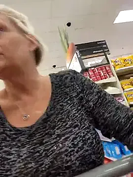 farianaall – webcam model profile photo Image 2