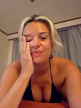 TyleneBuck – webcam model profile photo Image 13