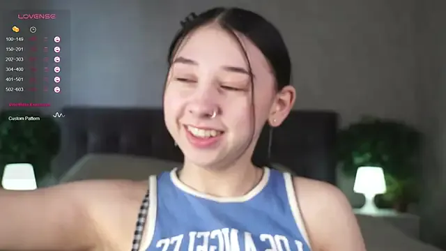 BlondeHott – webcam model profile photo Image 3