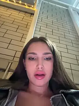 British_EmJess – webcam model profile photo Image 5