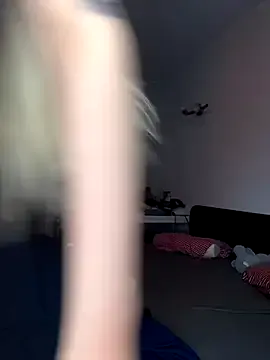 KateDivineUK – webcam model profile photo Image 4