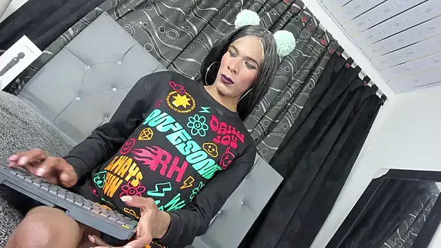 KaylinJan – webcam model profile photo Image 2