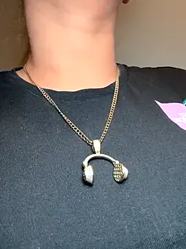 LoraDevine – webcam model profile photo Image 19