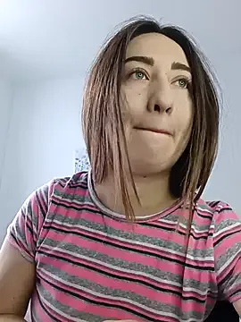 Lusty-Ladiiees – webcam model profile photo Image 13