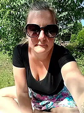 SelennaMoon – webcam model profile photo Image 2