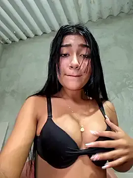 Ninilina – webcam model profile photo Image 13