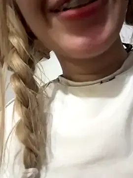 Hanna_Blondee – webcam model profile photo Image 10