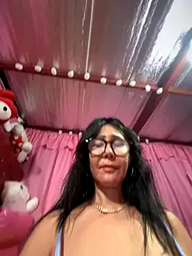 pinkys-slave – webcam model profile photo Image 5