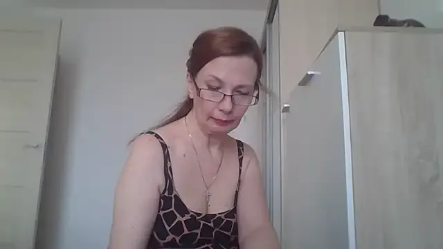 BritishPenelope – webcam model profile photo Image 3