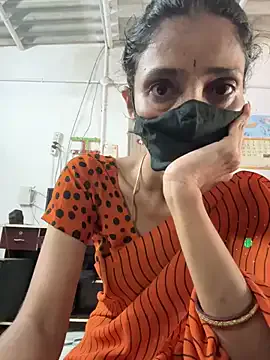 LoviMoment999 – webcam model profile photo Image 2