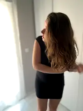 ReginaShine – webcam model profile photo Image 2