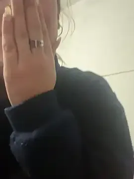 LizzieGreyX – webcam model profile photo Image 3