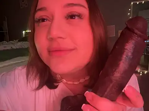 Hotforunow – webcam model profile photo Image 5