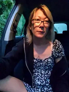 BlondeScarlettx – webcam model profile photo Image 2