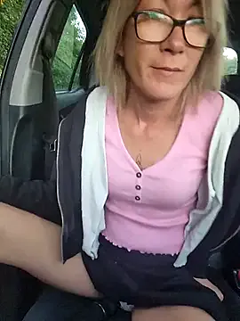 BlondeScarlettx – webcam model profile photo Image 3