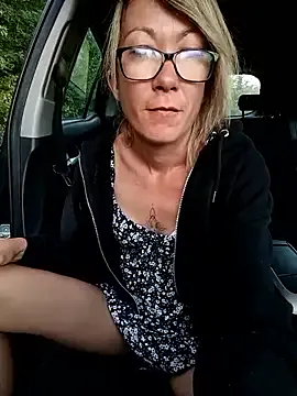 BlondeScarlettx – webcam model profile photo Image 4