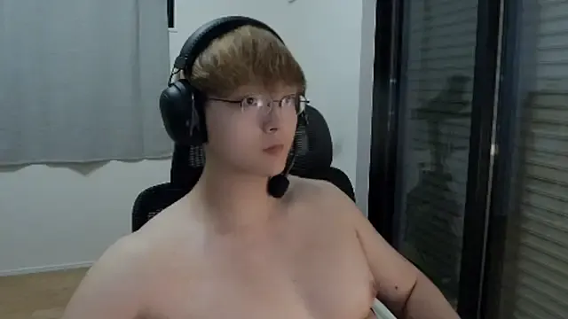 blondeangel_4u2 – webcam model profile photo Image 14