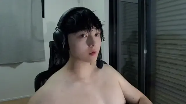 blondeangel_4u2 – webcam model profile photo Image 15