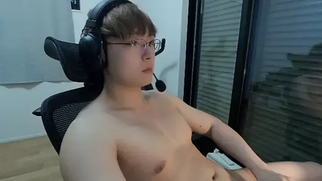 blondeangel_4u2 – webcam model profile photo Image 2