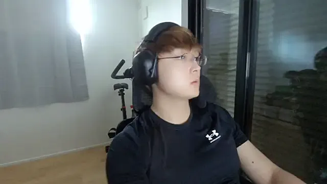 blondeangel_4u2 – webcam model profile photo Image 3