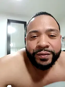 1pushman – webcam model profile photo Image 3