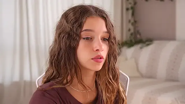 BlondeHott – webcam model profile photo Image 3