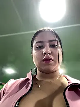 British_EmJess – webcam model profile photo Image 13