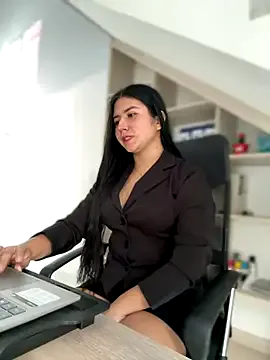 British_EmJess – webcam model profile photo Image 16